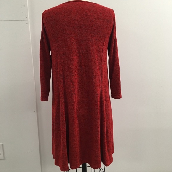 Soft red knit lace up sleeve shift dress - Picture 3 of 3